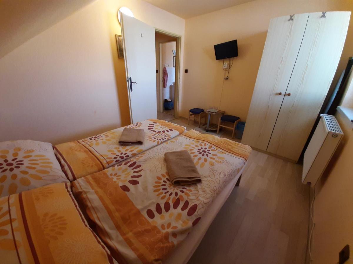 Penzion A Chatovy Camp Havraniky U Np Podyji Hotel Eksteriør billede